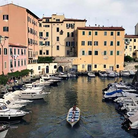 Casa Vacanze Completa Di Tutto E Anche Di Piu Livorno Exteriör bild